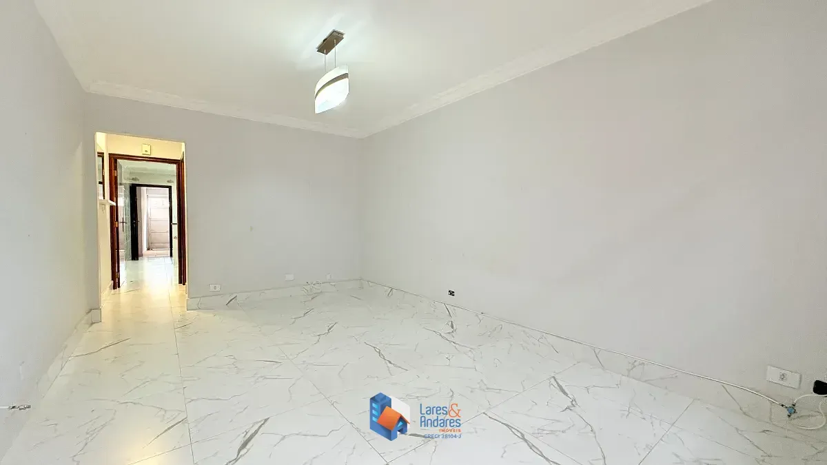 Imagem Sobrado para venda em Jardim Regina com 3 quartos, sendo 1 suíte, 101m²