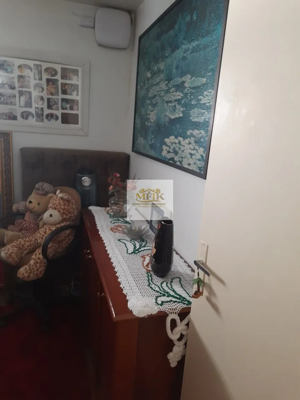Imagem Imperdível: Casa à venda em Curitiba-PR, Boa Vista, 3 quartos, 1 suíte, 1 sala, 2 banheiros, 4 vagas de garagem.