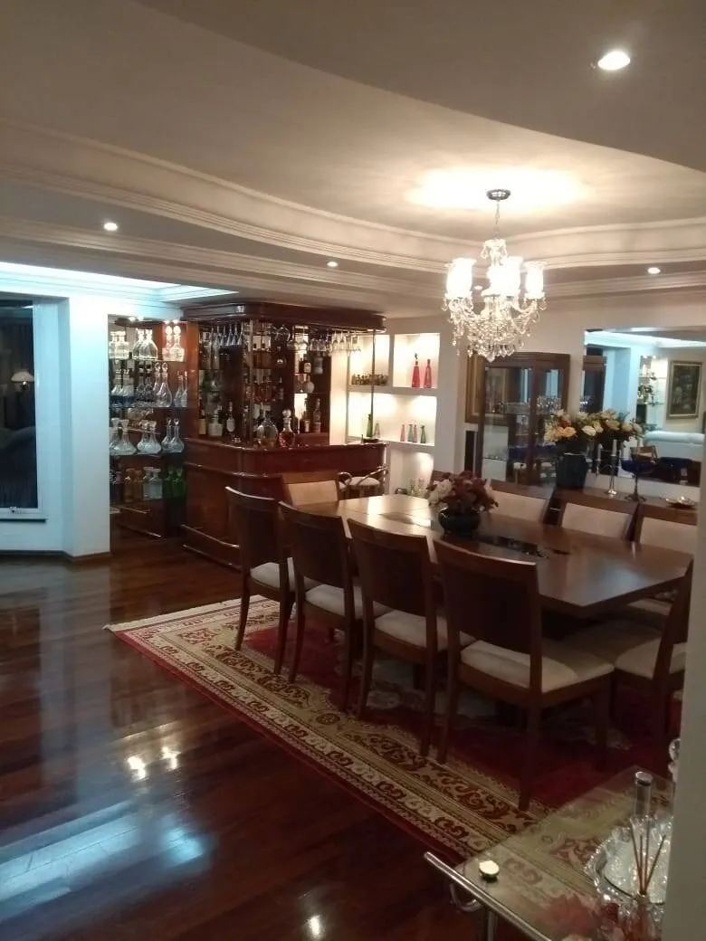 Imagem Luxuosa Casa em Santana de Parnaíba ? 5 Suítes, Piscina Iluminada e Área Gourmet