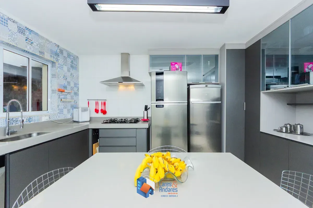 Imagem Sobrado para venda em Sacomã com 5 quartos, sendo 1 suíte, 245m²
