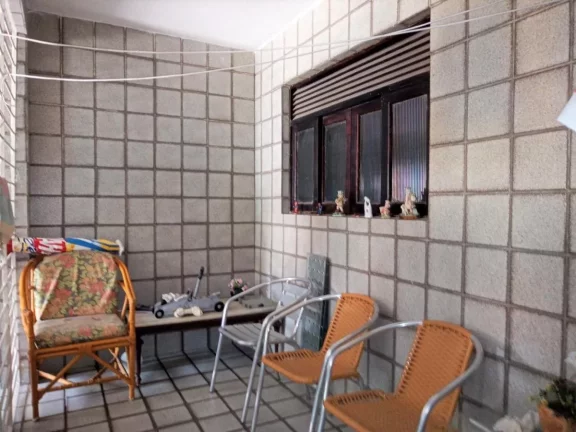 Imagem Casa para Venda em Recife, Jardim São Paulo, 5 dormitórios, 2 banheiros, 2 vagas