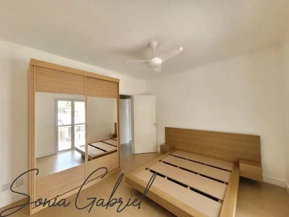 Imagem Imperdível! Casa à venda em Vinhedo-SP, bairro Nova Vinhedo. 3 quartos, 1 suíte, 2 salas, 3 banheiros, 4 vagas, 259m².