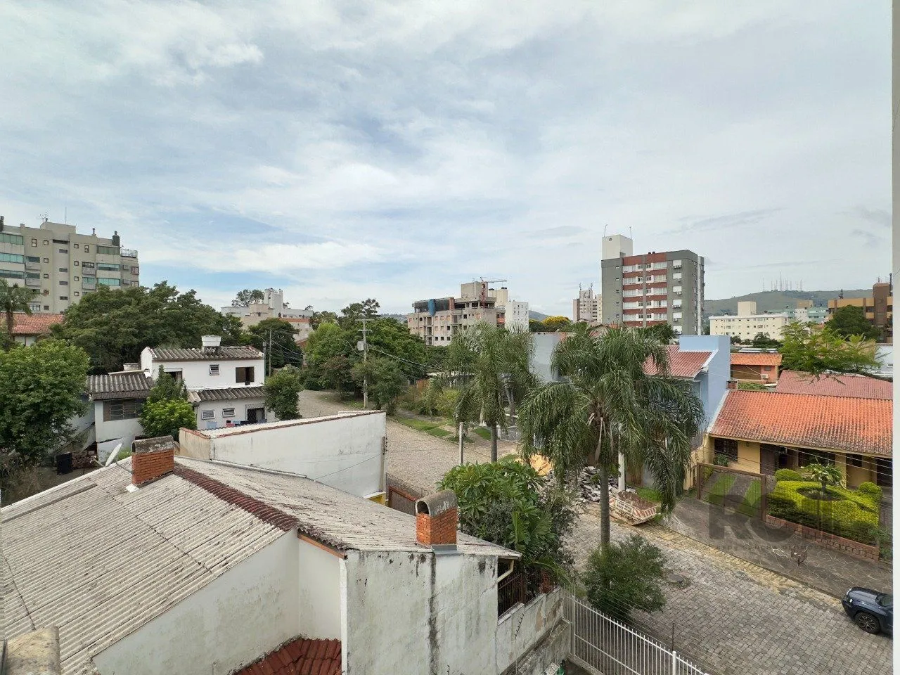 Imagem APARTAMENTO 2 DORMITÓRIOS, DE FRENTE, COM VAGA DE GARAGEM NO JARDIM BOTÂNICO