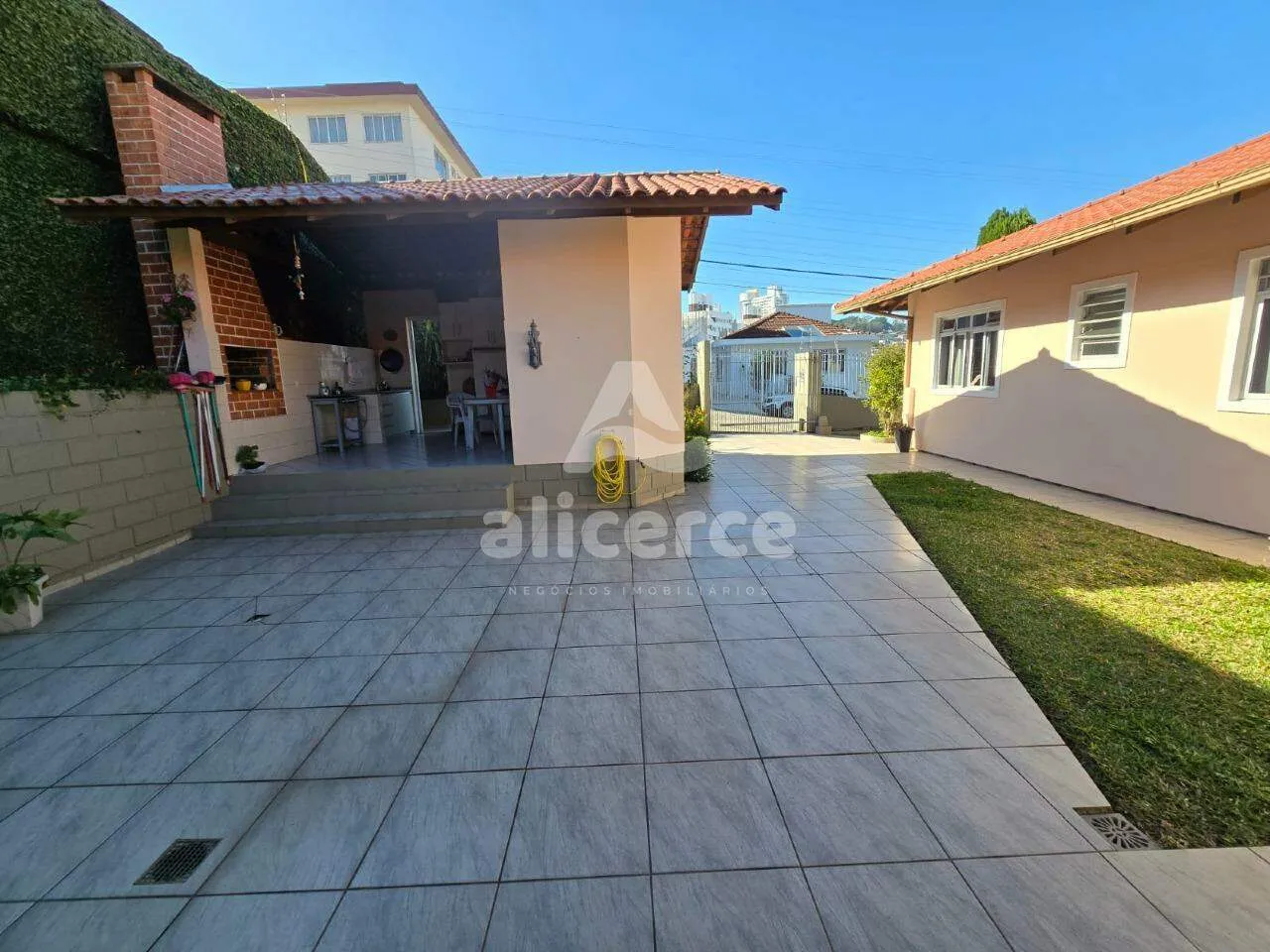 Imagem Se você busca espaço, conforto e ótima localização, essa casa é perfeita para você!