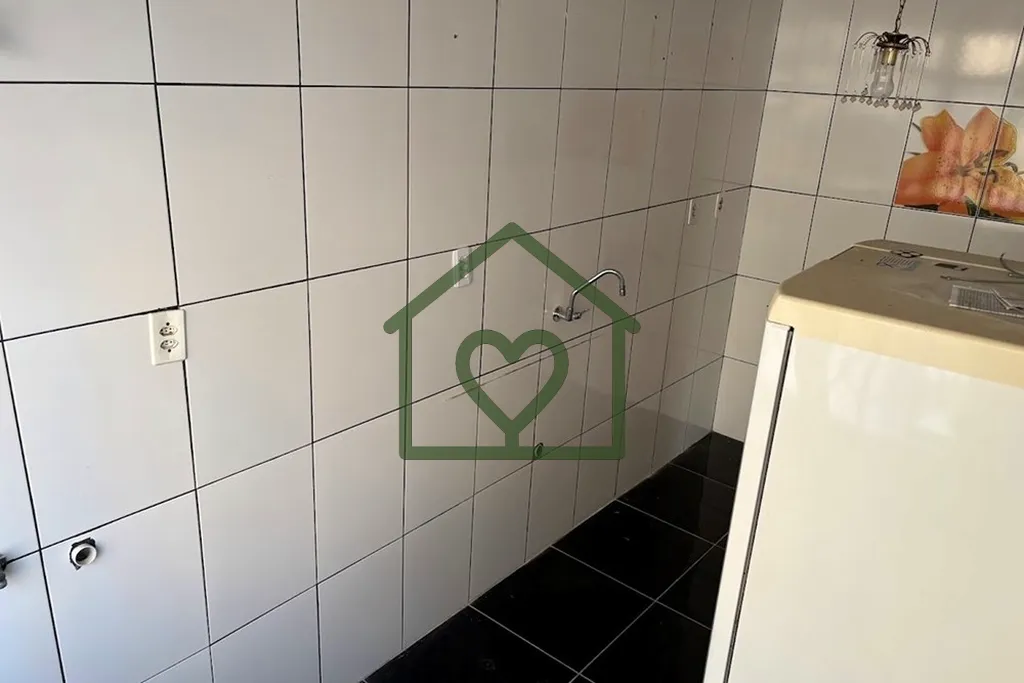 Imagem Excelente apartamento de dois dormitórios com 59m², localizado no segundo andar, ideal para famíl...