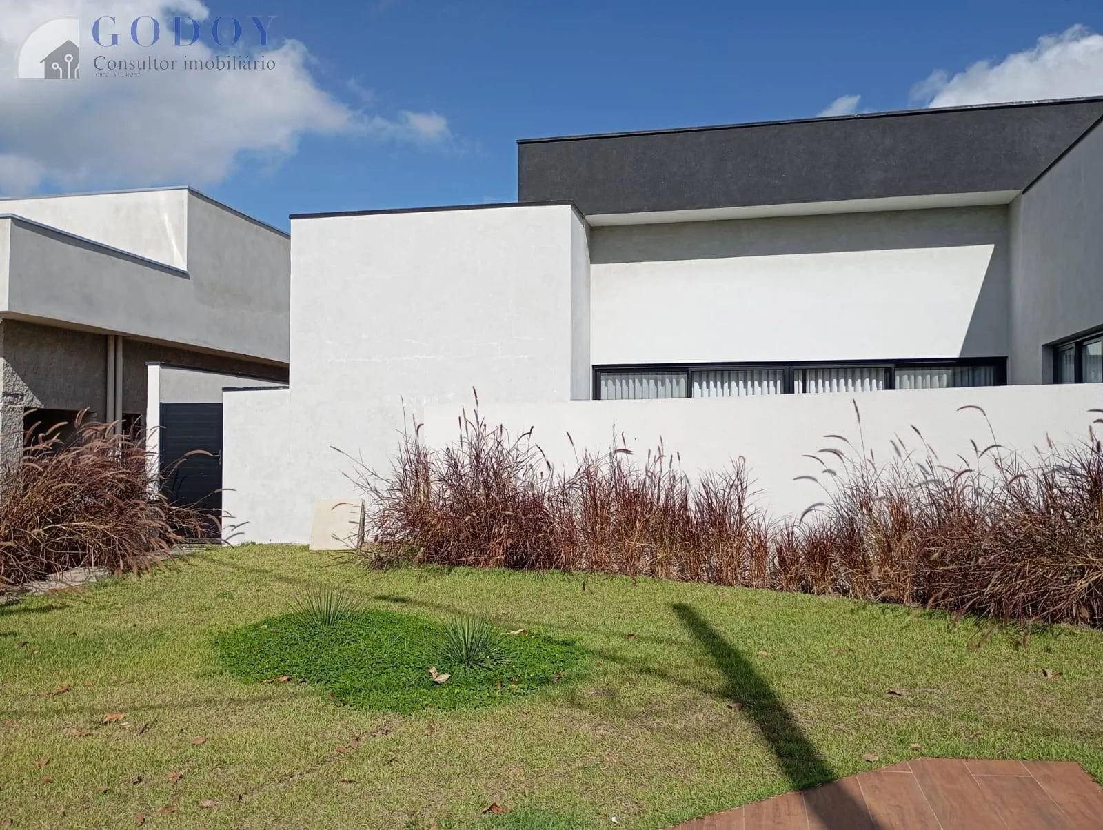 Imagem Exclusiva Casa Térrea - Conforto, Sofisticação e Amplo Terreno