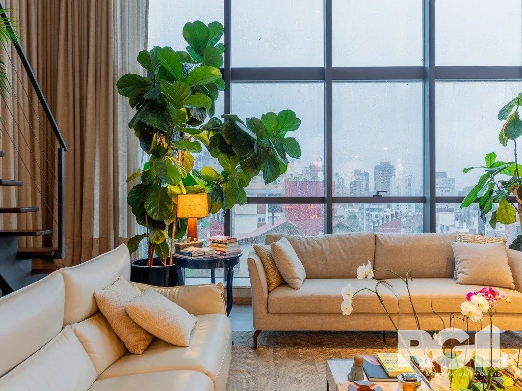 Imagem Belíssimo apartamento no Glass Aurélio andar alto, Living com pé direito duplo, 174m² privativos finamente decorado no Moinhos de Vento