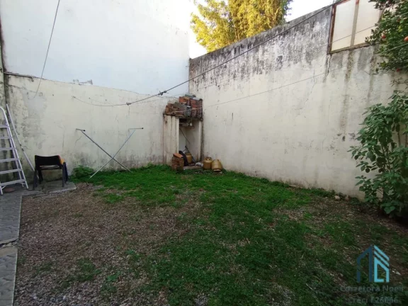 Imagem (Permuta ou financiamento) Sobrado 04 quartos c/suíte, terreno nos fundos, no Jardim das Américas em Curitiba PR,