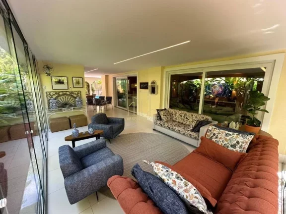 Imagem Casa duplex em condomínio fechado alto luxo com quatro suítes e área gourmet a venda em Patamares