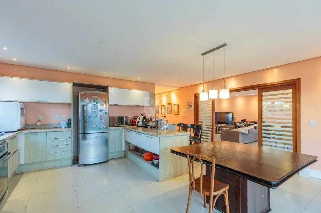 Imagem Casa de 498m², bairro Teresópolis