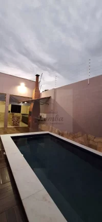 Imagem Imperdível! Casa à venda na Cidade Alta, Cuiabá-MT: 4 quartos, 1 suíte, 2 salas, 4 banheiros, 3 vagas, 182m². Venha conferir!