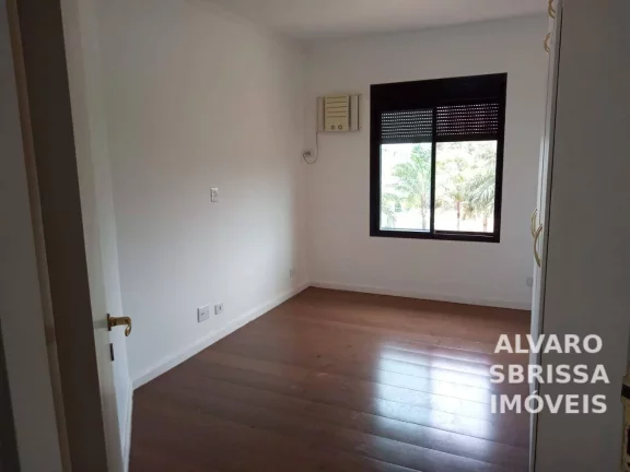 Imagem Apartamento com 4 vagas, 4 dormitórios sendo 2 suítes, todos com armários, portas balcões, venezianas automáticas e lindas vistas. 287m2. 1 por andar
