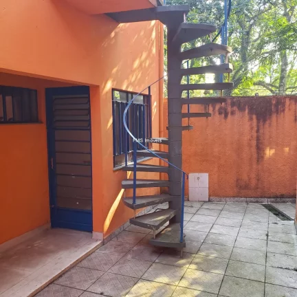 Imagem Casa Comercial para Locação: 8 salas, 2 banheiros, 4 vagas de garagem, 500m² na melhor localização do Campo Limpo, São Paulo-SP.