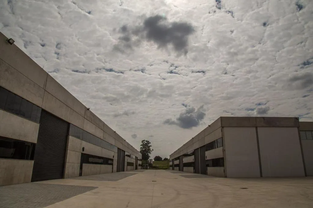 Imagem Galpão Comercial e Industrial 500m² em Condomínio para alugar em Sorocaba na Rodovia Raposo Tavares, Km 102