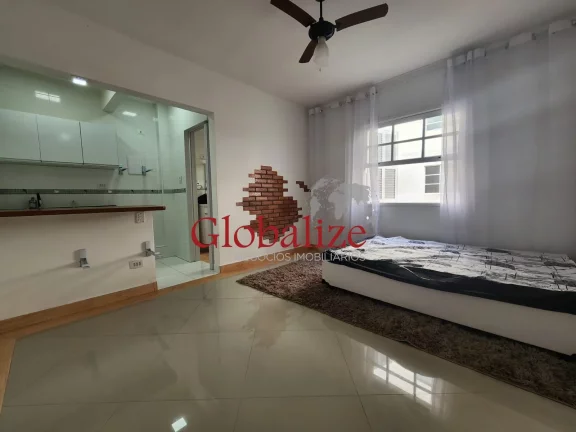 Foto do imóvel Sala Living a venda na Ponta da Praia, com 1 vaga por R$ 330.000,00