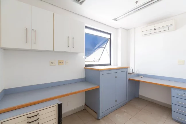 Imagem Conjunto comercial com 196m2 ao lado da estação Barra Funda.