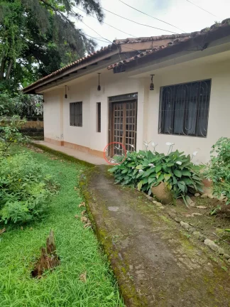 Imagem CASA GRANDE , COM TODOS COMODOS BEM ESPAÇOSOS , MAIS 2 CASAS NO MESMO TERRENO COM ENTRADAS INDIVIDUAIS.