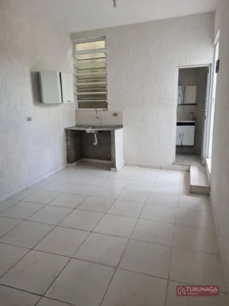 Imagem Casa com 1 quarto para alugar, 20 m² por R$ 1.153/mês - Vila Galvão - Guarulhos/SP