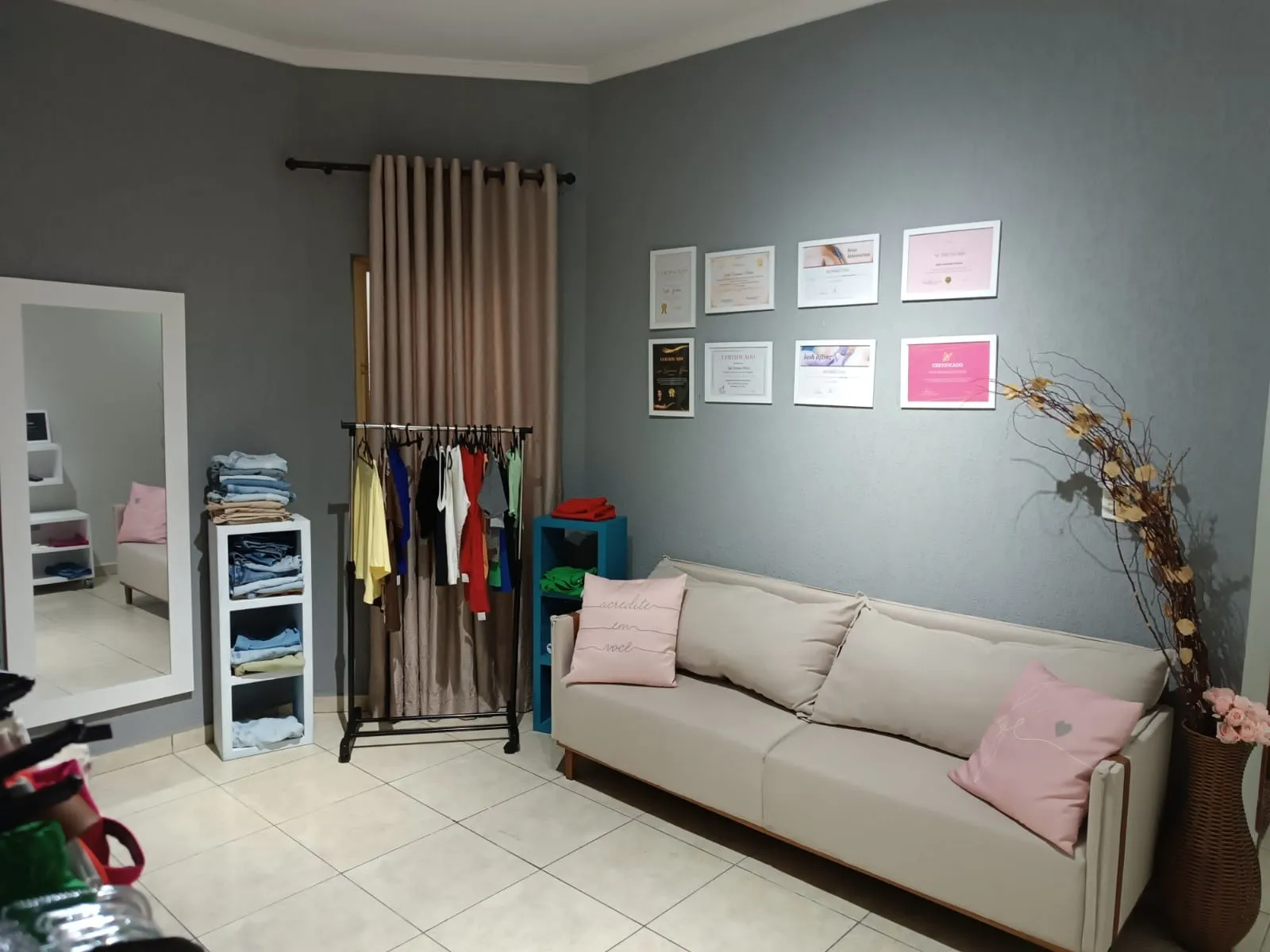 Imagem Sobrado de 3 Dormitórios à Venda no Jardim Karolyne, Votorantim - 280 m²