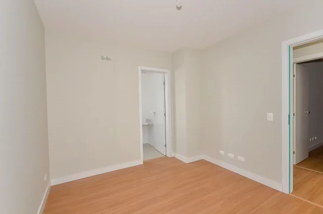 Imagem Casa à Venda no Parque das Imbuias – 3 Quartos, 1 Suíte, 126m², Campo Comprido, Curitiba