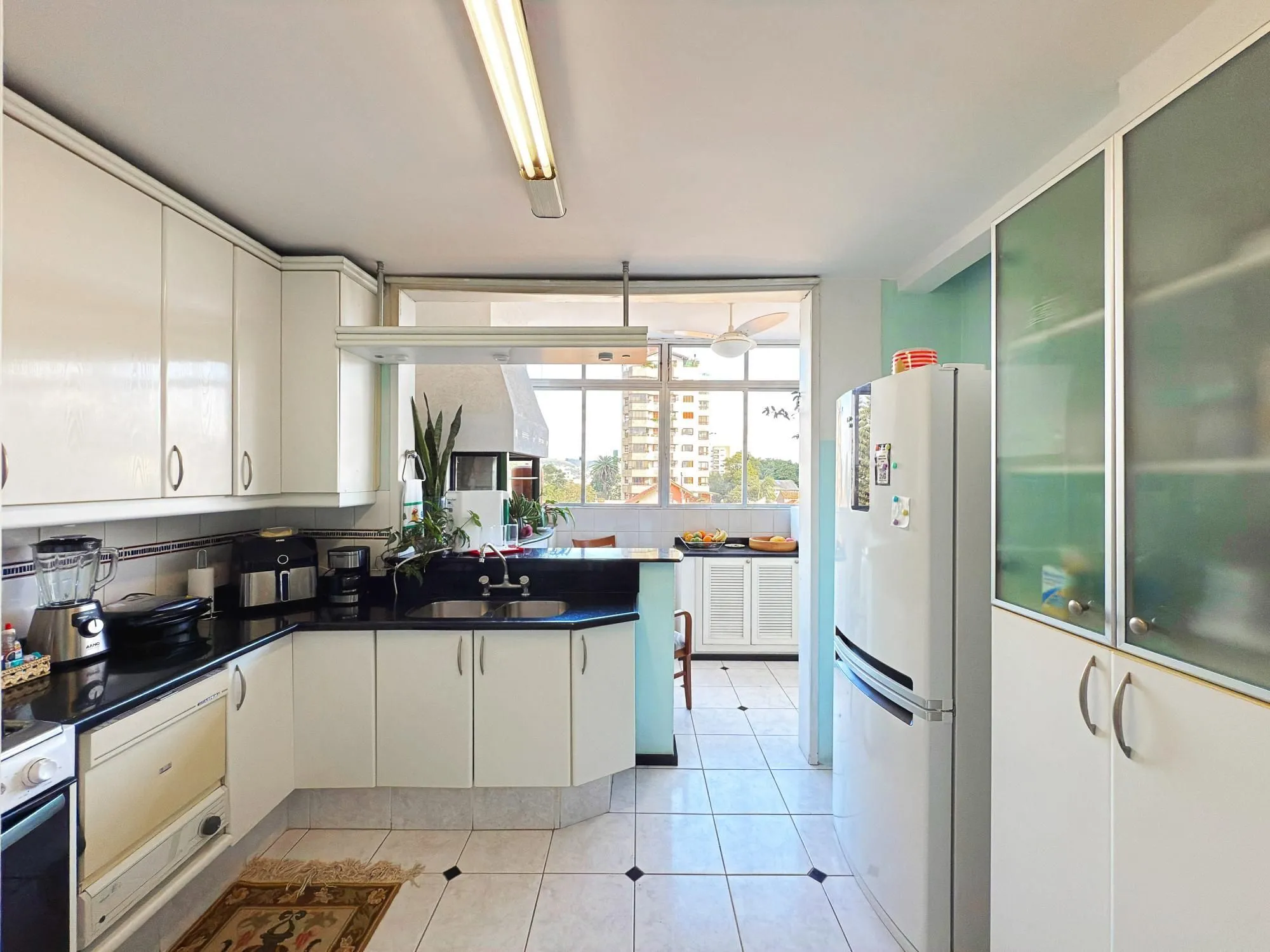 Imagem 231,8 m², 3 dormitórios com suíte, 1 vaga
