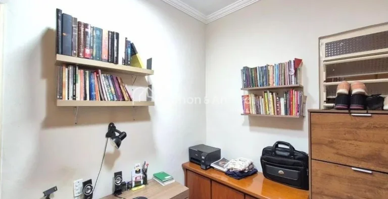Imagem Localizada na vibrante cidade de Campinas, esta espaçosa casa é uma excelente opção para quem bu...