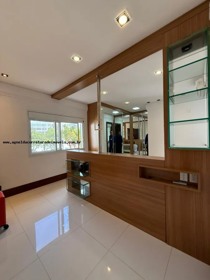 Imagem Casa em Condomínio para Venda em Natal, Candelária, 4 dormitórios, 4 suítes, 5 banheiros, 5 vagas