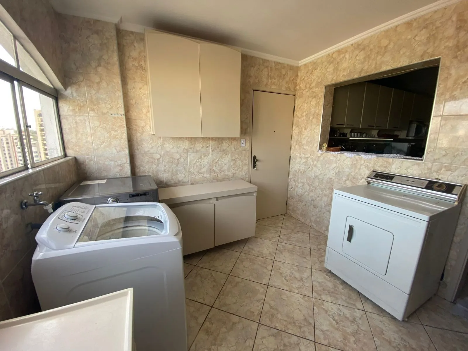 Imagem Apartamento a Venda com 4 Dormitórios no Edifico Mansão Gisele