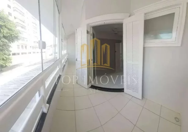 Imagem Maravilhosa casa três dormitórios suítes com sacadas ambiente integrados na reserva do bosque