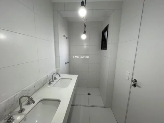 Imagem Apartamento à venda em Pinheiros com 3 suítes, 3 banheiros, 2 vagas.