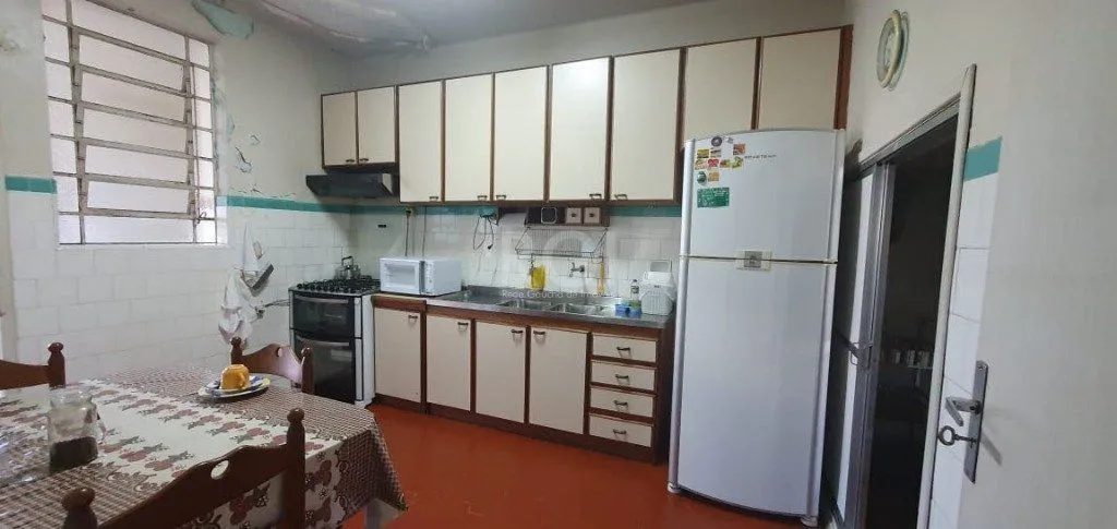 Imagem Casa para Venda 3 dormitórios, 2 vagas - Petrópolis