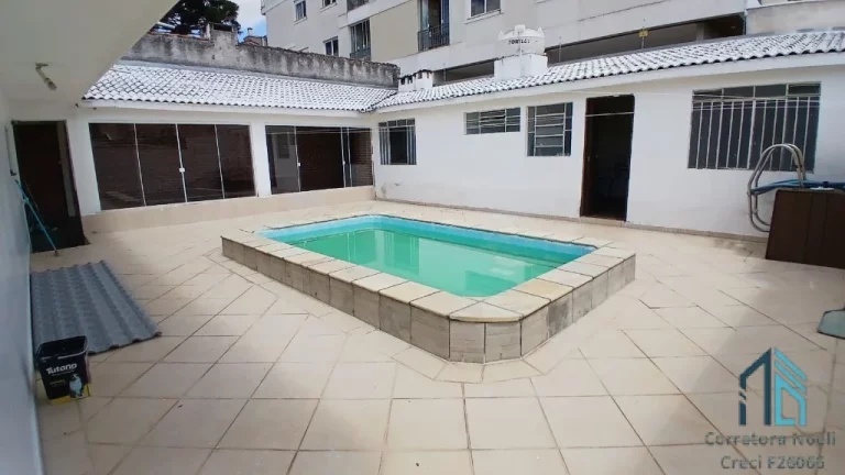 Imagem Casa térrea 04 quartos, edícula, ático, quintal, piscina, no Boa Vista em Curitiba PR