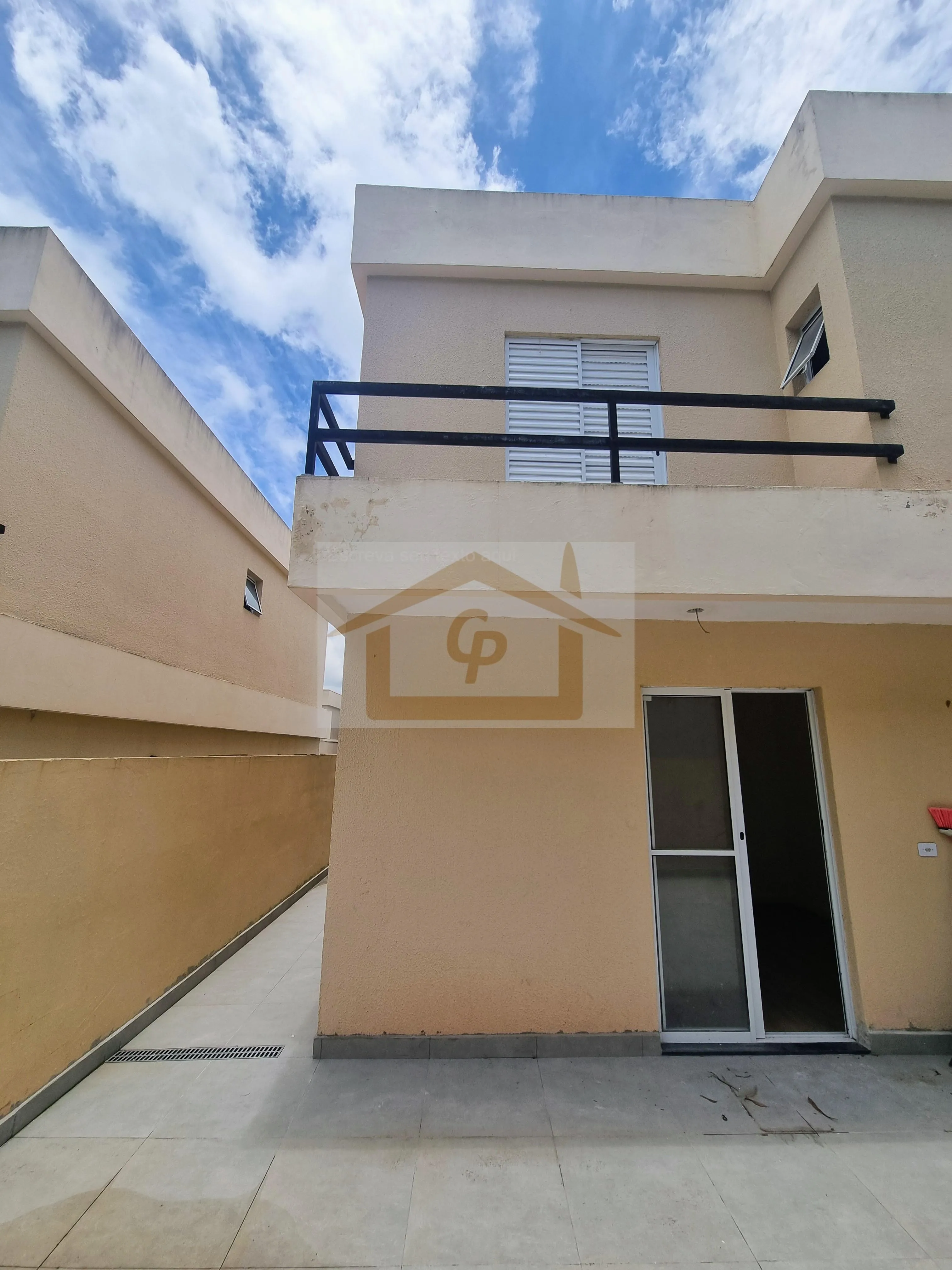 Imagem Pequeno Residencial, Casa com Duas Suítes, varanda, 2 vagas