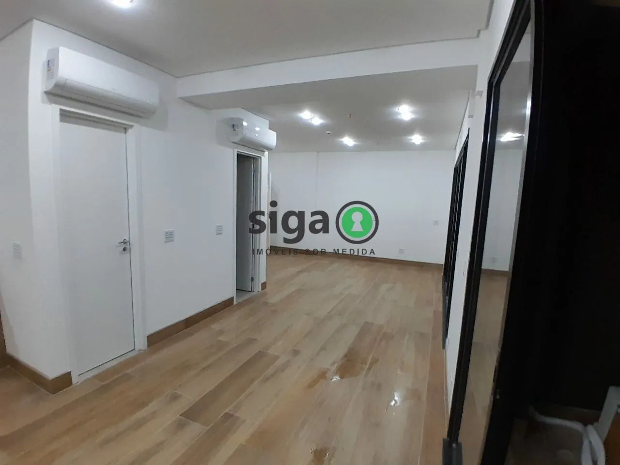 Imagem Sala Comercial para Locação no Butantã com 61m² de AU, 2 vagas , copa, banheiros, primeira locação