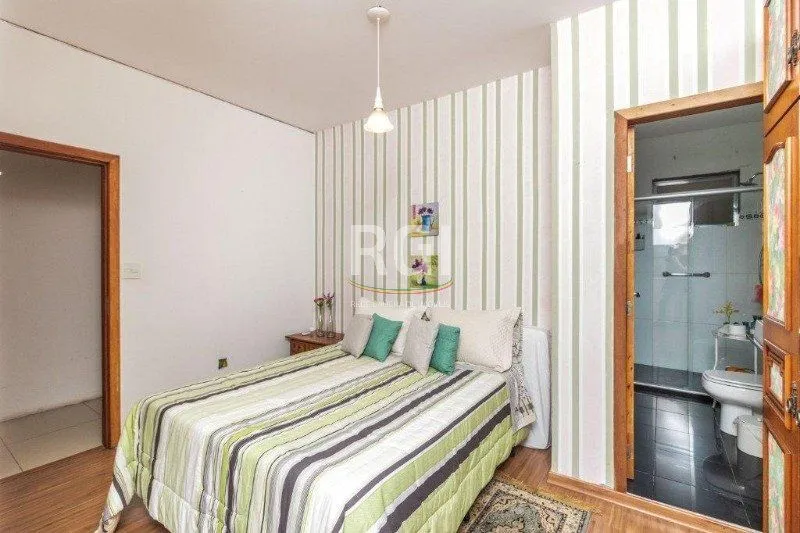Imagem Casa para Venda - 490m², 3 dormitórios, sendo 1 suites, Floresta
