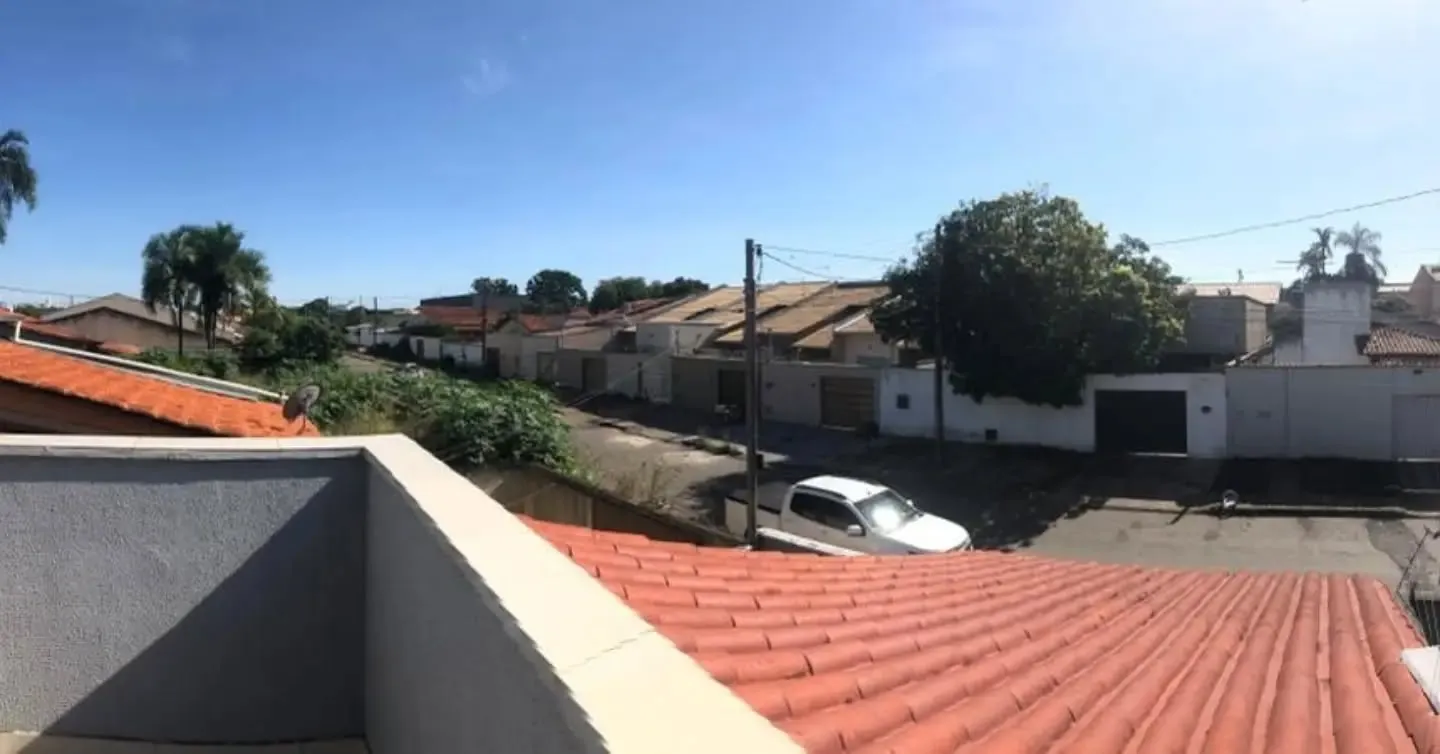 Imagem Casa 4/4 Sendo 1 Suite No Parque Trindade
