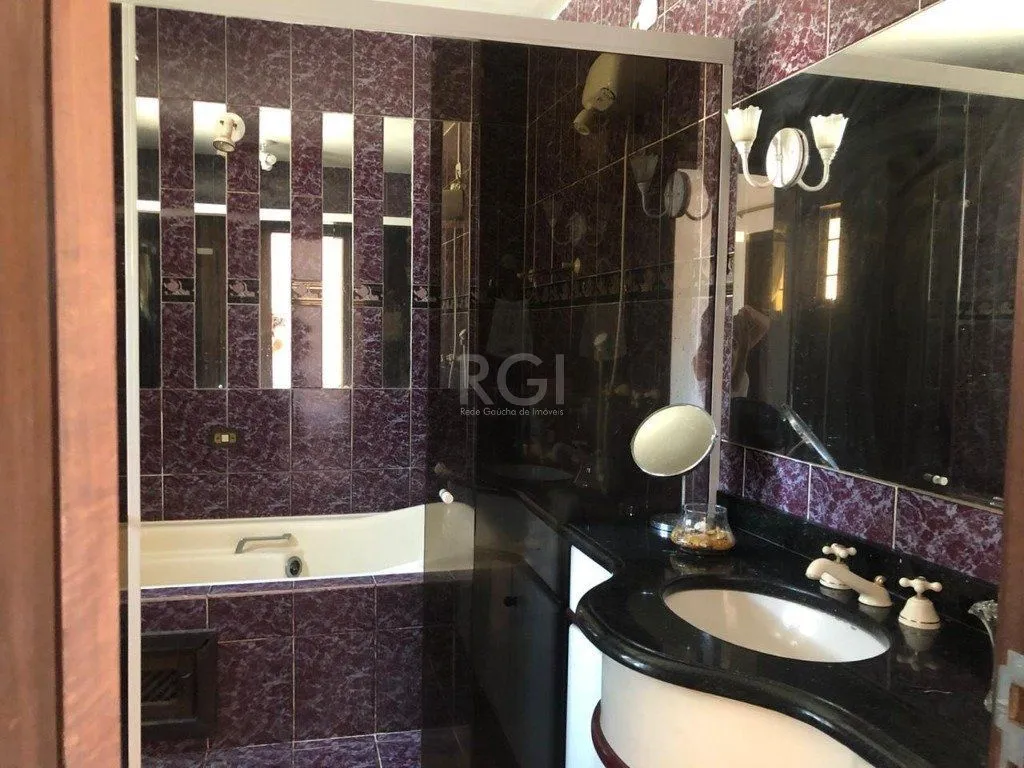 Imagem Casa para Venda - 326m², 3 dormitórios, sendo 2 suites, 4 vagas - Parque dos Maias