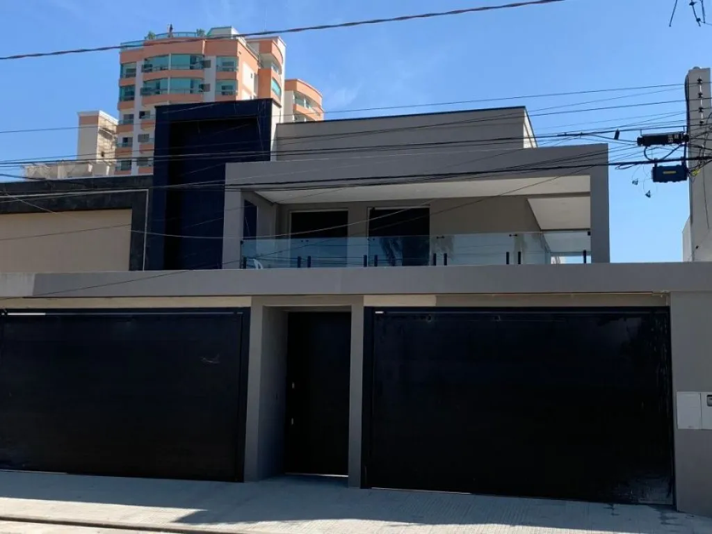 Imagem CASA COM 525,00 m² - CANTO DO FORTE - PRAIA GRANDE SP