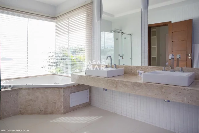 Imagem Casa em Condomínio para Venda em Armação dos Búzios / RJ no bairro João Fernandes