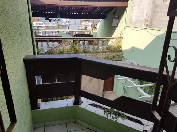 Imagem Sobrado mobiliado à venda, 210m² área construída 3 Dormitorios 4 Vagas