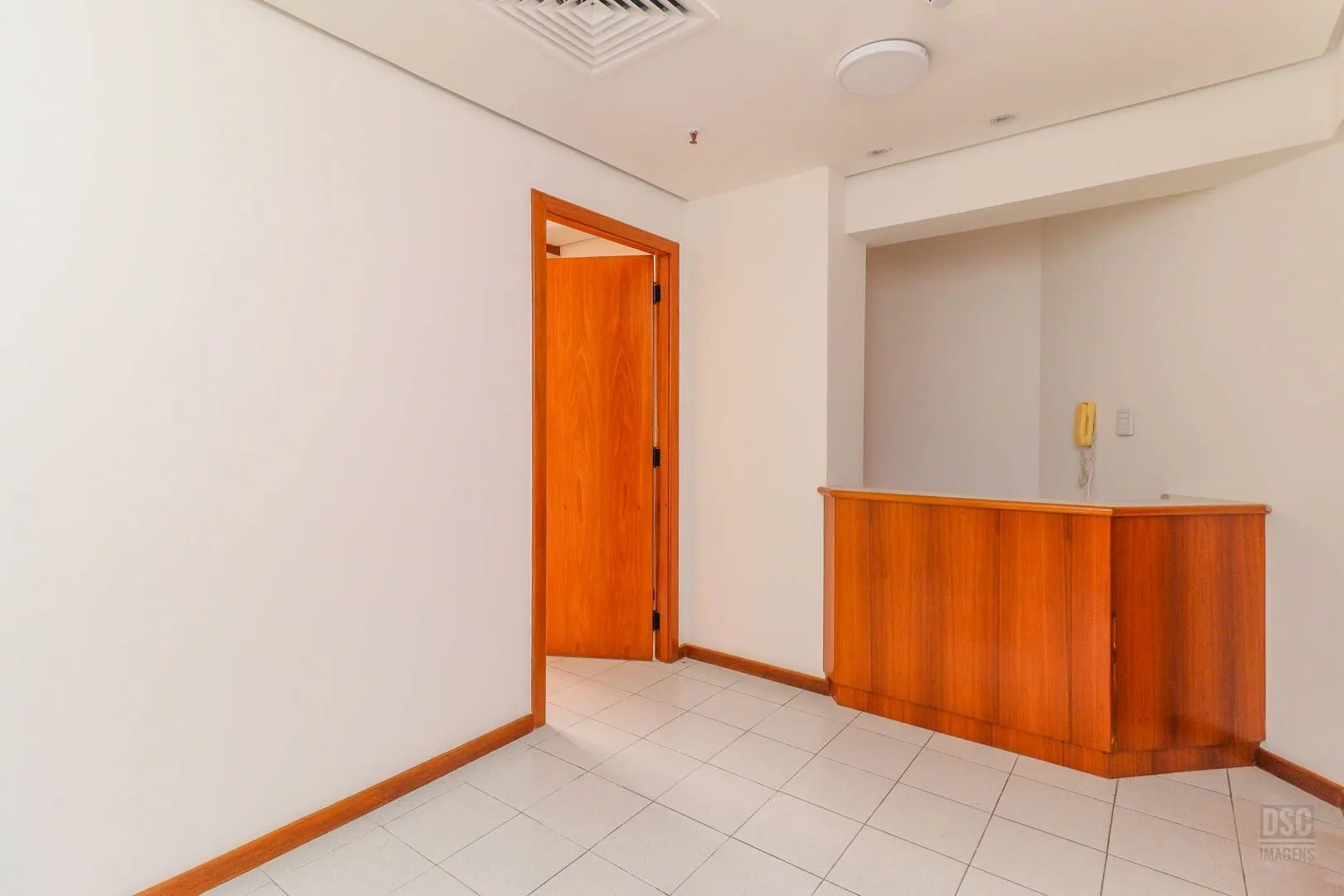 Imagem Sala comercial em um ponto excelente da Rua Padre Chagas.