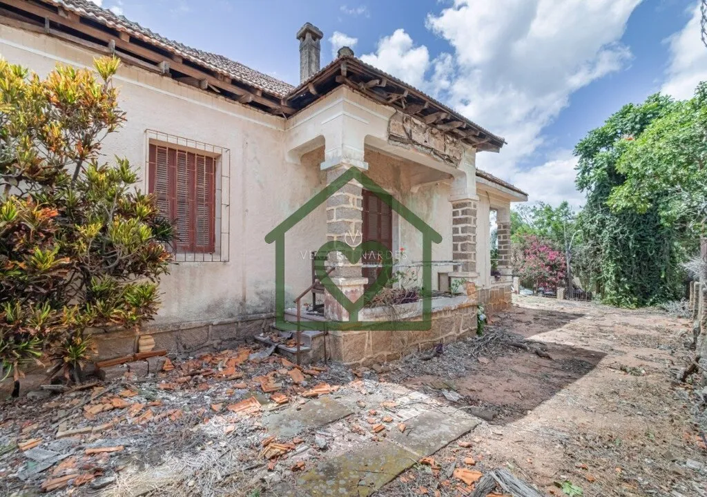 Imagem Vende-se lindo terreno exclusivo com vista para o Guaíba, na parte nobre do bairro Cristal com 1280...