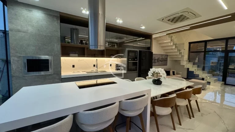 Imagem CASA RESIDENCIAL em JOINVILLE - SC, SANTO ANTÔNIO