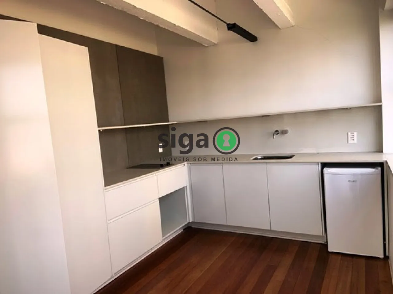 Imagem Vende-se meia laje comercial, reformada e pronta para uso, na Faria Lima