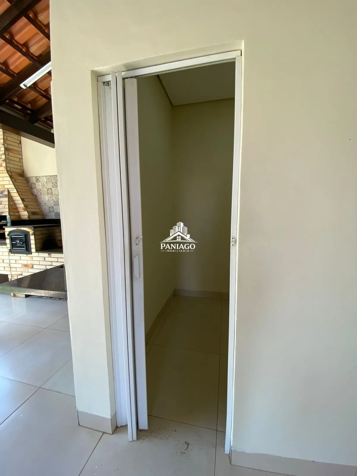 Imagem Casa à Venda no Condomínio Juliana em Várzea Grande - 3 Quartos e Energia Solar
