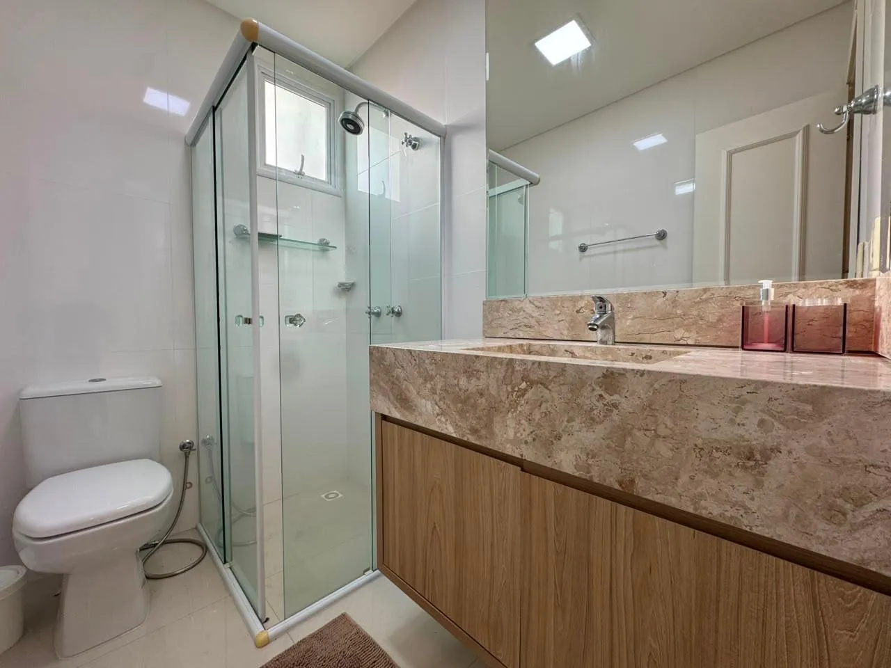 Imagem Apartamento à venda com 180m2 por R$ 2.500.000,00