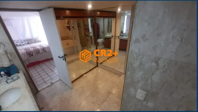 Imagem Vendo/Alugo Cobertura Triplex 382m² com 5 Quartos sendo 2 Suítes, NA JEQUITINHON