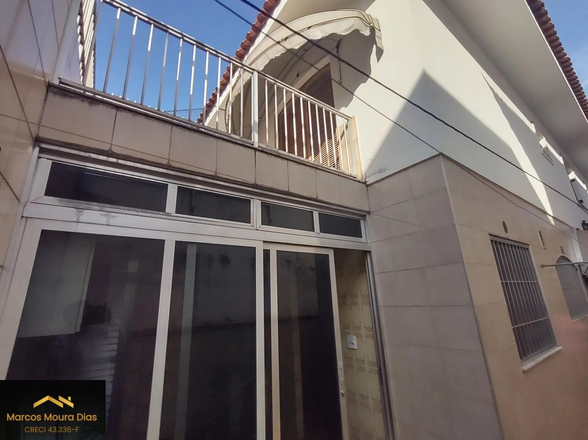 Imagem Sobrado com 03 Dormitórios ( 1 Suíte com Terraço), 02 Vagas para automóvel, bairro extremamente arborizado- perto da USP ( Jd Rizzo - Butantã).