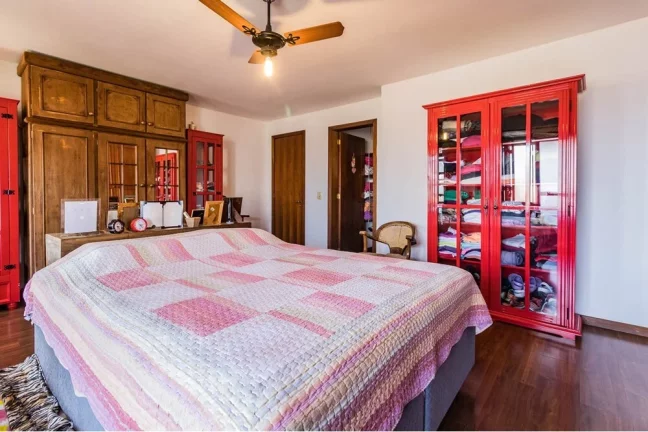 Imagem Casa para venda no bairro Guarujá em Porto Alegre