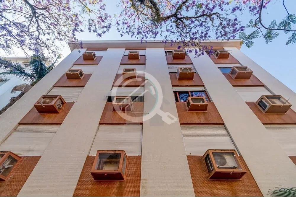 Imagem Venha morar numa rua arborizada, plana para ótimas caminhadas até a redenção, em um apartamento ...